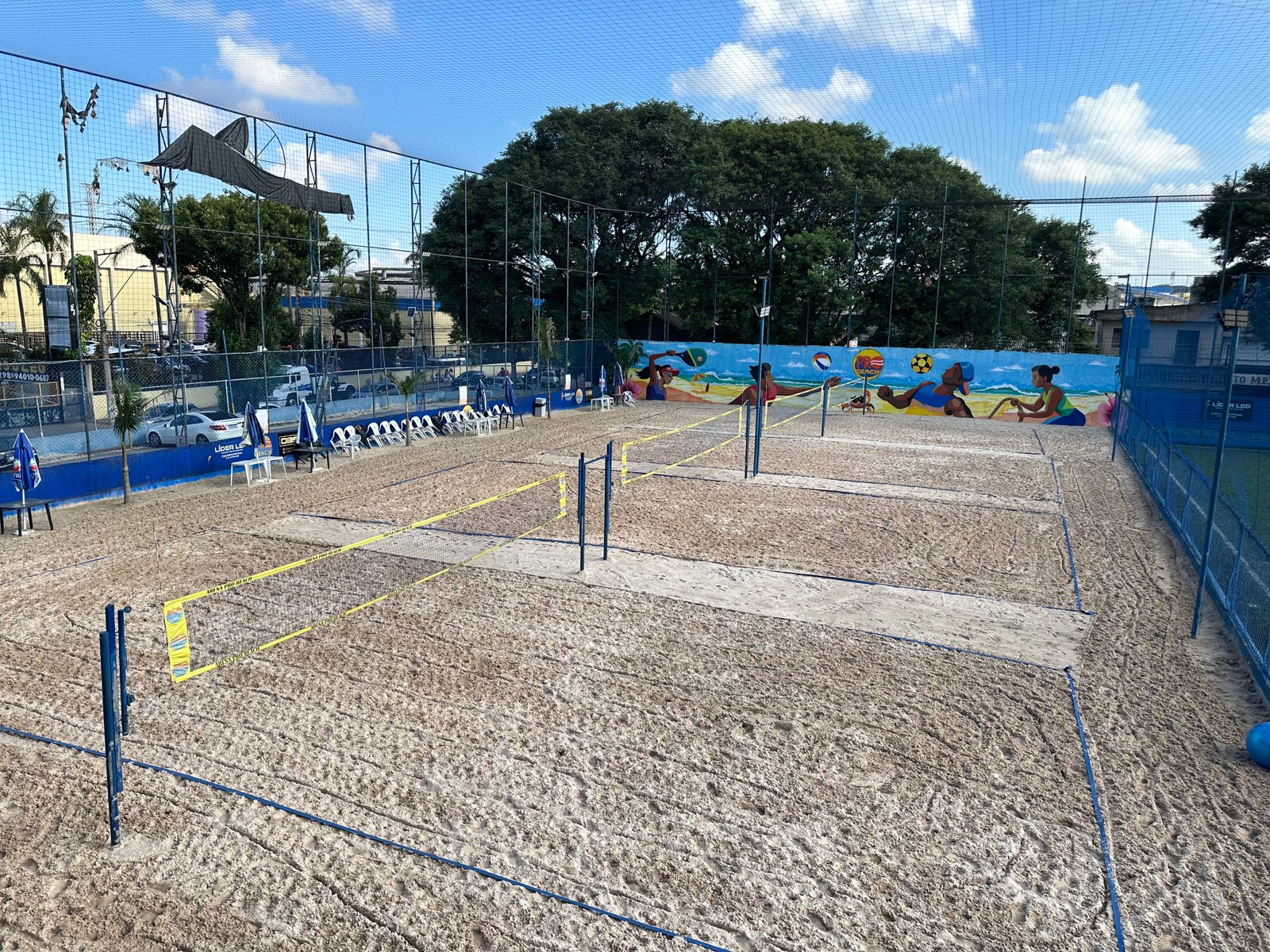 Quadras de futvôlei